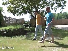Inexperienced couples having super-steamy fuckfest sesh outdoor