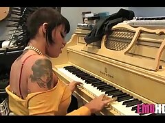 cootchie munching emo honeys 016