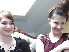 Ersties: Ina lutscht intensiv an Marias Zehen