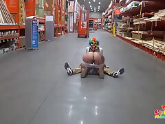 Clown gets schlong gargled in The Home Depot