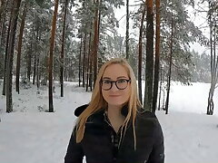 Ultra-cutie in the mid of the snow storm