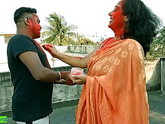 18yrs tamil fellow smashing 2 killer cougar bhabhi together at holi day