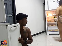 Sexo gostoso,morena de calcinha (vídeo completo no xvideos Red)