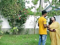 Indian Super-fucking-hot Bhabhi Romp with Unknown Youthful Boy! Plz Spunk Inwards