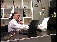 A sloppy youthful slut makes lovemaking with older for cash