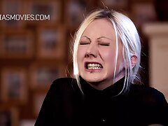 Girl cootchie wedged with a painful device