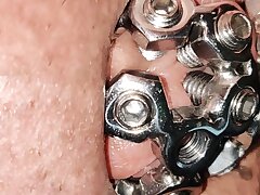 close up of the set screw in my v-card cell